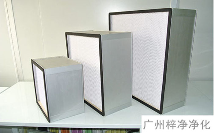 F-S有隔板中效空氣過濾器主要用于制藥、電子、食品廠房中潔凈/空調(diào)/通風(fēng)系統(tǒng)的中級(jí)過濾。