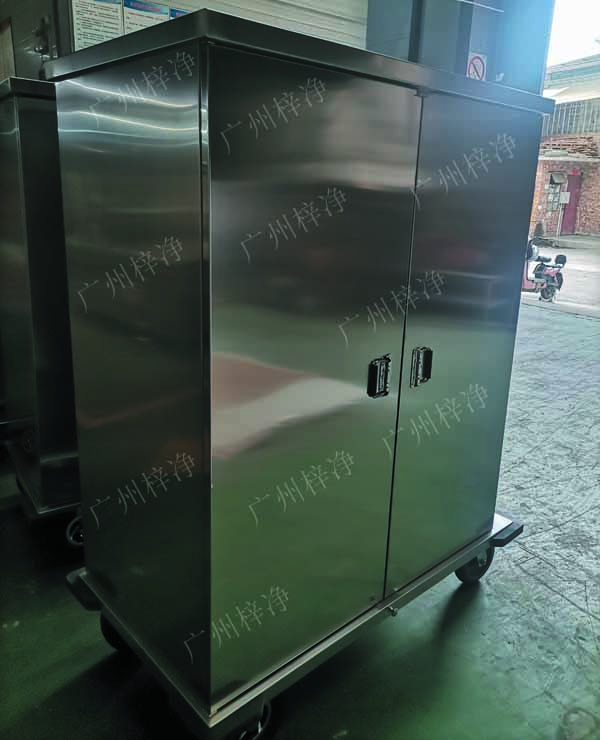 一次性物品電動轉(zhuǎn)運(yùn)車采用304拉絲不銹鋼板面板厚度：≥1.2mm,表面作拉絲亞光處理。